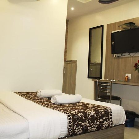 Hotel Time Gold Near Domestics Airport Bombay Exterior foto